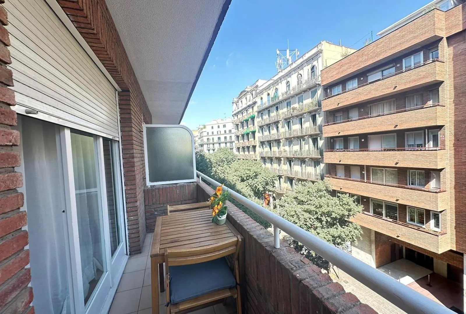 Bed & Breakfast Rooms Paris Barcelona