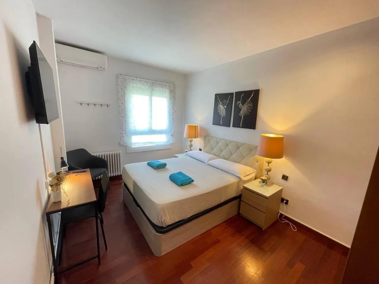 Rooms Paris Barcelona Spanien