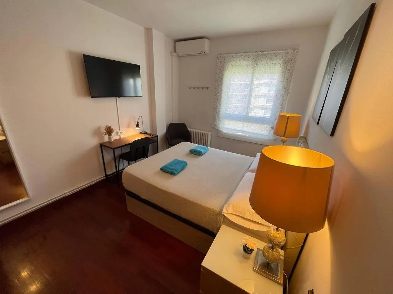 Rooms Paris Barcelona Spanien