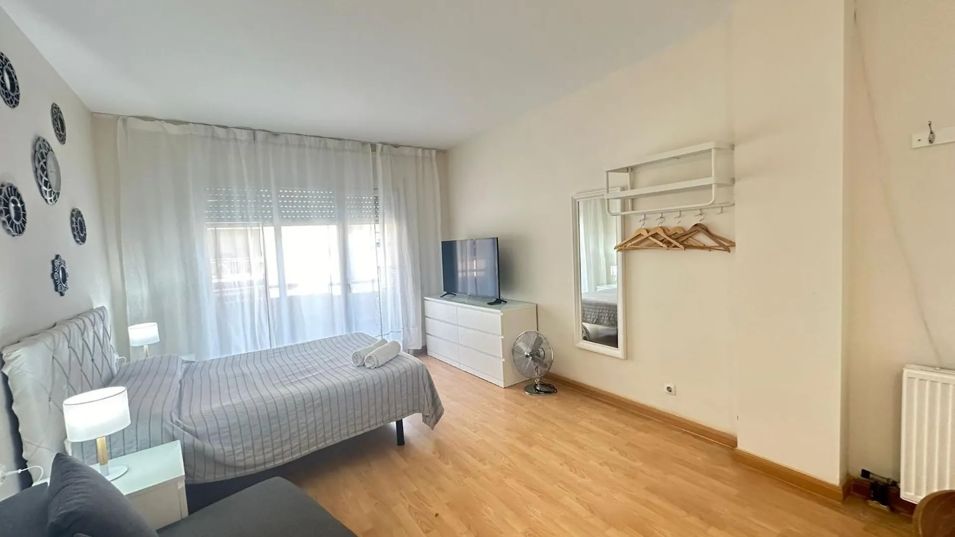 Bed & Breakfast Rooms Paris Barcelona