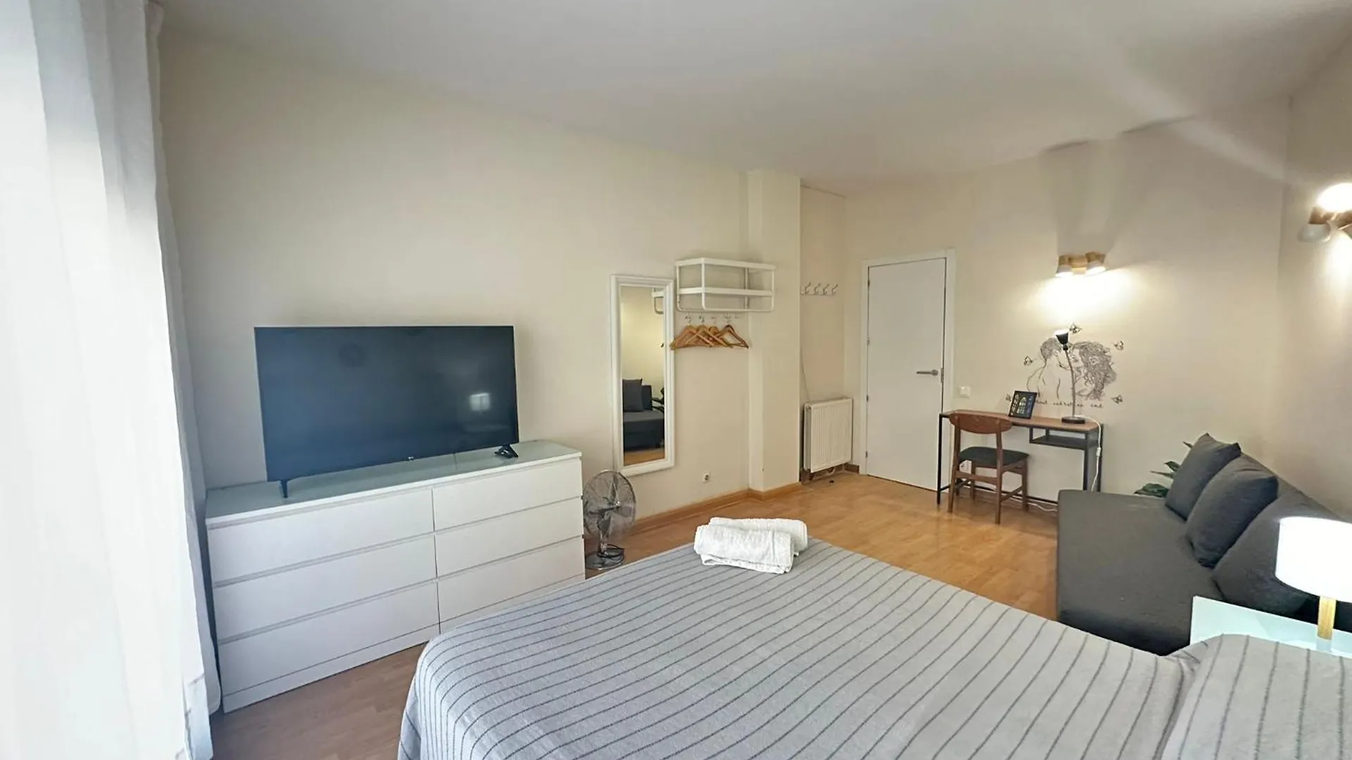 Rooms Paris Barcelona Spanien