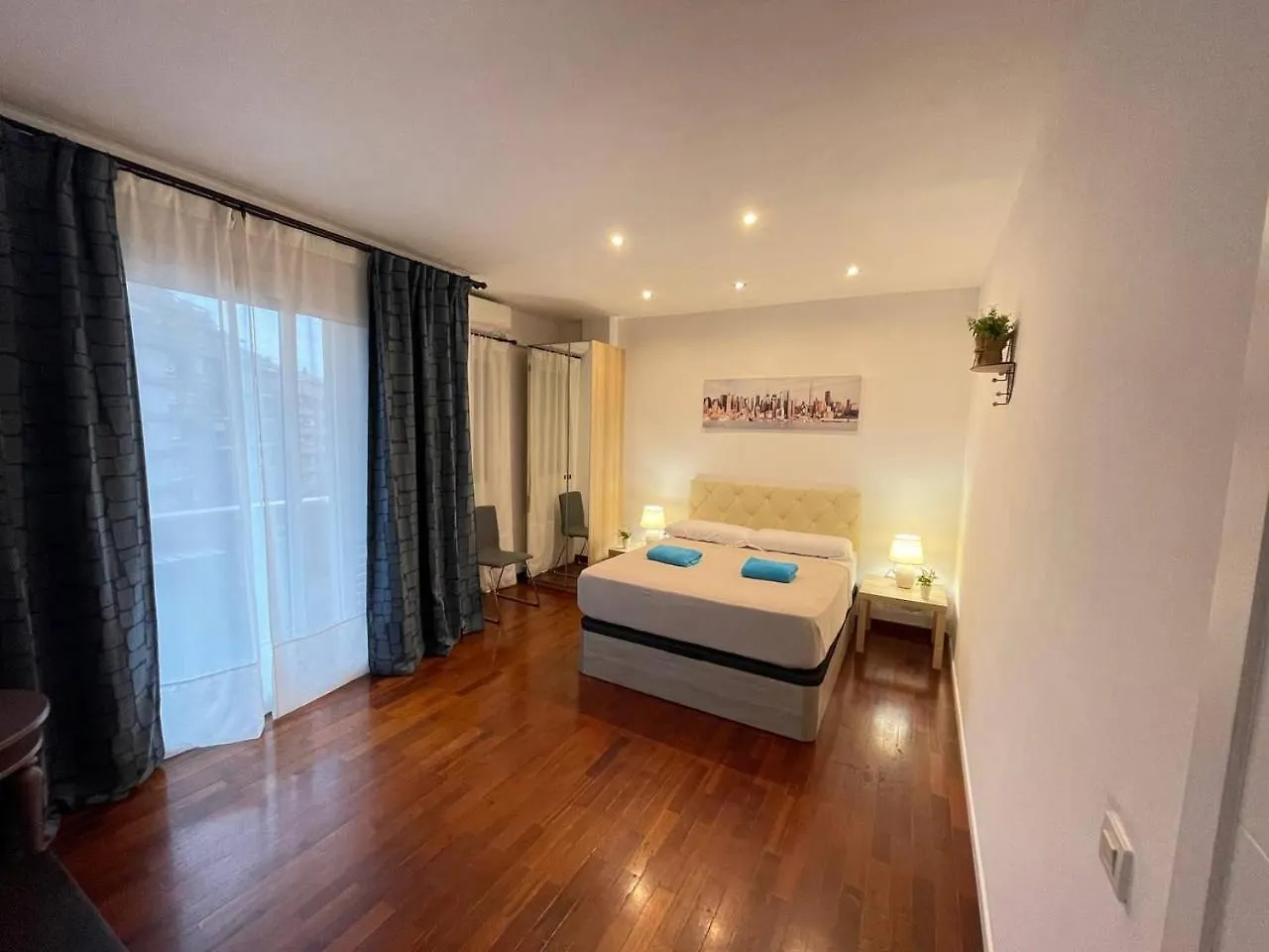 Bed & Breakfast Rooms Paris Barcelona Spanien